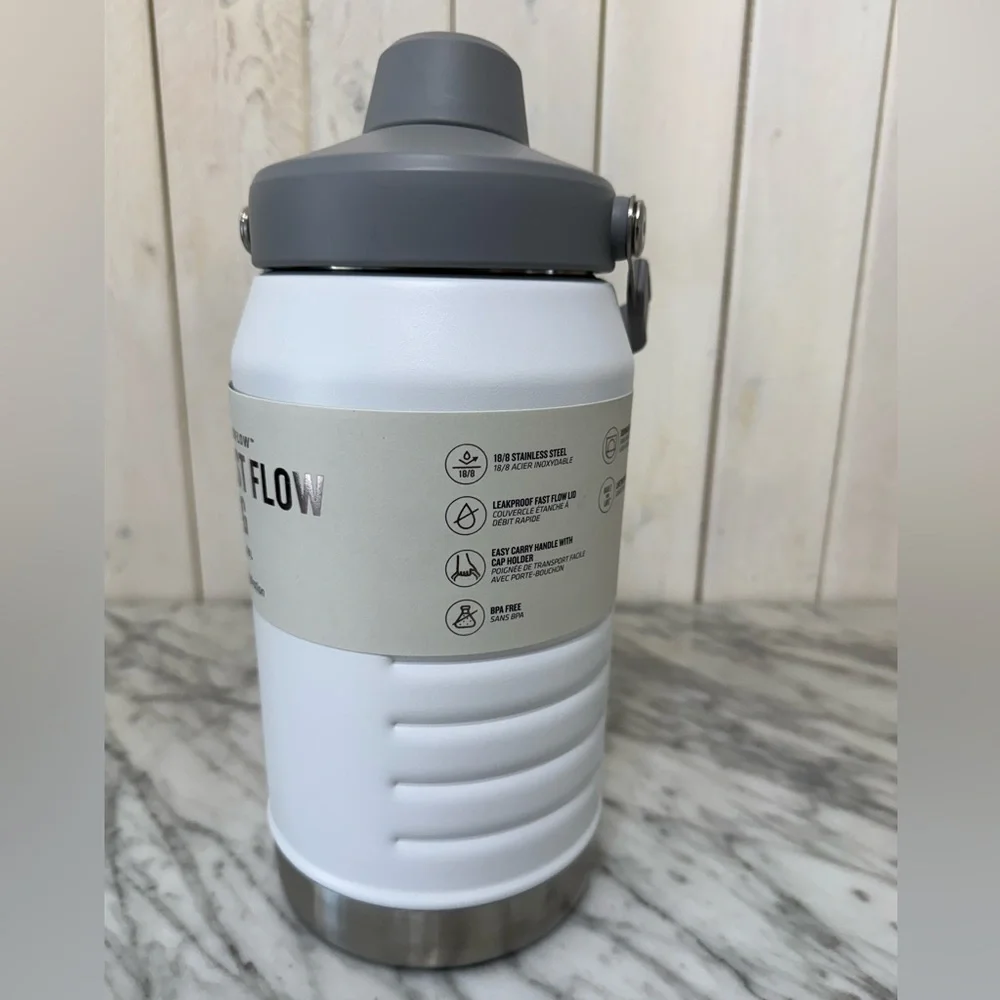 Stanley, Fast Flow 64 oz Jug, Polar - Picture 2 of 5